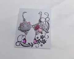 ハンドメイド 猫型ピアス グレー ピンク