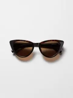 美品 ユニクロ キャットアイサングラス ブラウンのサムネイル