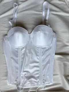 Triumph ホワイト コルセット ブライダルインナーB70