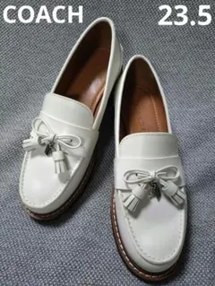 【新品未使用】COACH ホワイトレザー ローファー24cm COACH（ローファー/革靴 ・ ホワイト/白色系）のフリマアイテム一覧