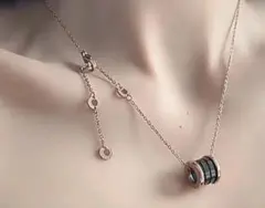 ローズゴールド 円形ペンダント ネックレス