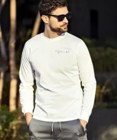 1PIU1UGUALE3 RELAX　ハイネックロゴ長袖Tシャツ 1PIU1UGUALE3 RELAXハイネックロゴ長袖Tシャツ/WHITE - メルカリ