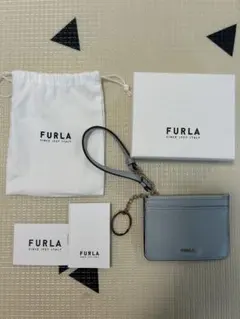 FURLA パスケース 定期入れ ライトブルー