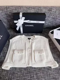 CHANEL ホワイトニットカーディガン
