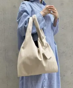 CLEA クレア　コインケース付き フェイクレザーマルシェトート アイボリー系