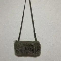 ユニクロ　ファー ショルダーバッグ グレー