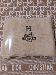 HERMES.ベージュ大判バスタオル上質素材美品.新品のサムネイル