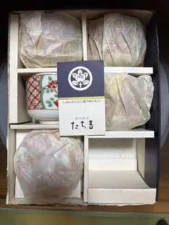 たち吉　赤絵花 蓋付き碗揃　4客セット　茶碗蒸し碗　飯器　小丼ぶり　色絵　正月