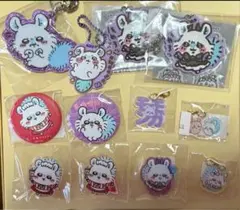ちいかわ　モモンガ　キーホルダー・アクリルスタンド・缶バッジ