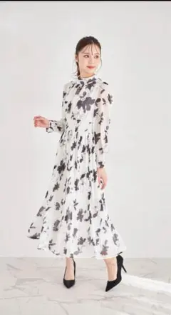 【新品】２ＷＡＹボウタイリボン付きフラワープリントシャーリングプリーツワンピース