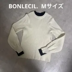 アイボリーリブ編みニット