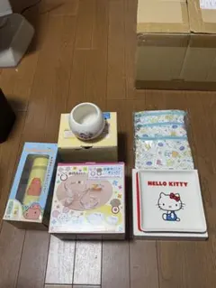 【期間限定】ハローキティ皿とミッキー小鉢＆スプーンセットほか