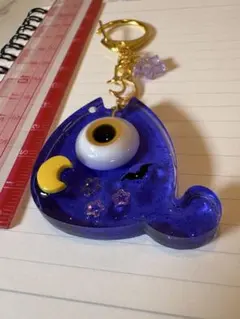 ハンドメイド・目玉にゃんこキーホルダー(青)
