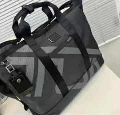 TUMI ブラック トートバッグ