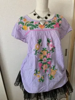 【美品】メキシコ刺繍 チュニック ブラウス 半袖 ラベンダー パープル 花柄のサムネイル
