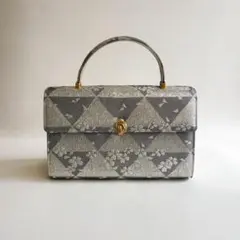 Item thumbnail for item 81dd6b68-c10a-4d5d-8020-6f088dd97430