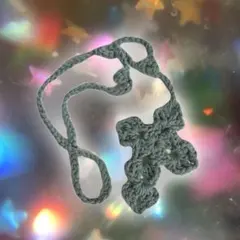 クロス　十字架　ハンドメイド　ネックレス　編み物