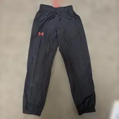 アンダーアーマー裏起毛130センチ　美品