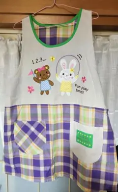 キャラクター刺繍 チェック柄エプロンのサムネイル