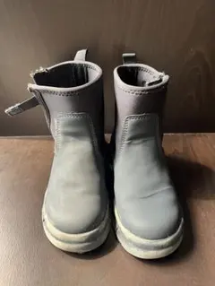 黒のジッパー付きショートブーツ　ZARA ザラキッズ