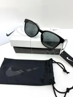 【美品】ナイキサングラス hf0161 060 LIVEFREE CHIC LBのサムネイル