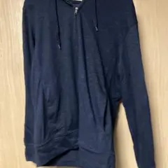 ユニクロ　ネイビー フード付き ジップアップパーカー
