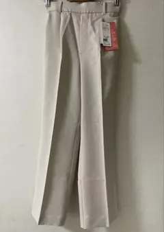 【新品未使用】グローバルワーク　ウツクシルエットストレートパンツ