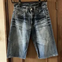 デニムショートパンツ刺繍付き