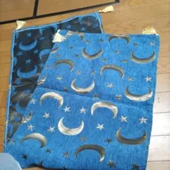 《トルコ製、テ―ブルランナー》（未使用）鮮やかなブルーに月と星の柄1732B