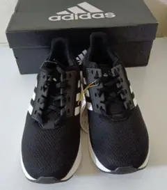 最終値下げ新品adidasDURAMO 9ブラック/ホワイト 260J