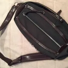 キーファーノイ Kiefer neu ボディーバッグ