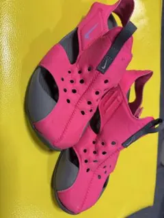 NIKE サンダル　ジュニア