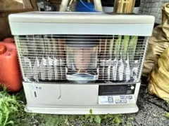 引き取り及び近郊配達限定出品札幌発サンポット煙突床暖石油ストーブ2019年式中古のサムネイル