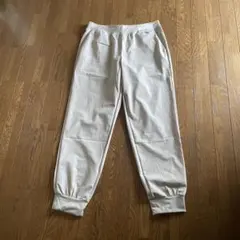【新品　未使用】UNIQLO ウルトラストレッチ アクティブジョガーパンツ　L