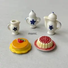 フェーヴ　ティーセットとスイーツ　フランス　ミニチュア陶器　f-4460