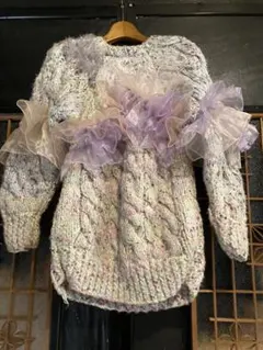 カオルゾウ　ケーブル編みニットセーター フリル付き