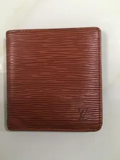 希少 ルイヴィトン 二つ折り財布 エピ ブラウン ポルトフォイユマルコ レア 2025年最新】二つ折り 財布 エピの人気アイテム - メルカリ