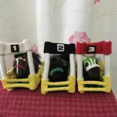 ジオラマホースゲートイン　競走馬　ゲート付き　3頭セット