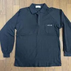 黒い長袖ポロシャツ ポケット付き