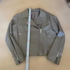 グレージュ ライダースジャケット