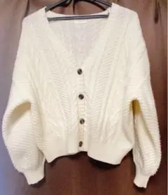 アイボリー　白　ホワイト ニット　カーディガン　アウター　コルザ　ショート丈　冬