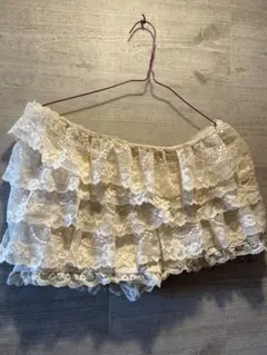 SHEIN アイボリー レースフリルショートパンツ M