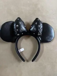 【美品】ディズニー/スタッズ付き黒ミッキー耳カチューシャ