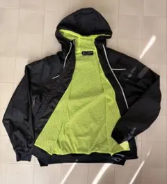 アンダーアーマー　ウインドブレーカー