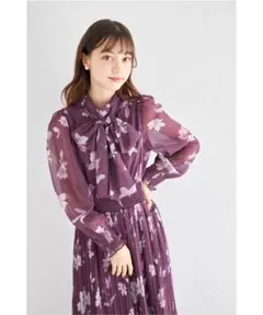 ２ＷＡＹボウタイリボン付きフラワープリントシャーリングプリーツワンピース　新品