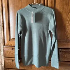 ハニーズ　モスグリーンニット