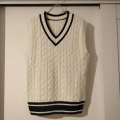 ケーブルニット ベスト