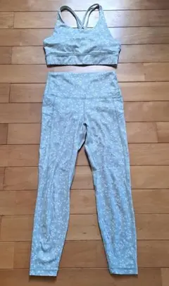 ティゴラ スポーツブラ＆レギンスセット