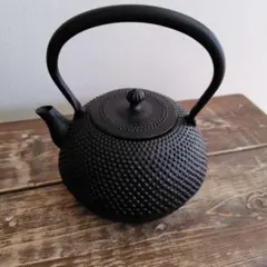 未使用・箱付き】南部盛栄堂 南部鉄器 鉄瓶 アラレ 約1.2L 及源鋳造