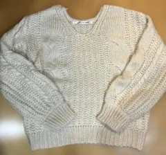 アイボリー ニット セーター ケーブル編み Vネック 手編み風